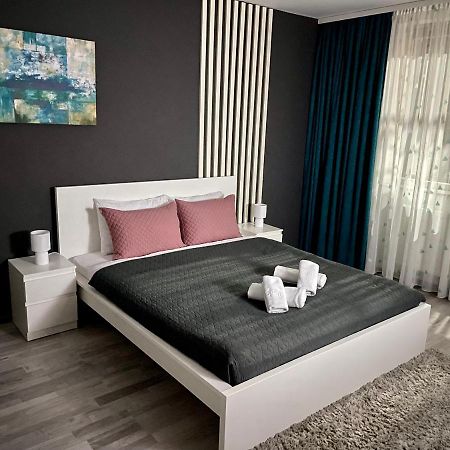 Royal Apartment Braşov Esterno foto
