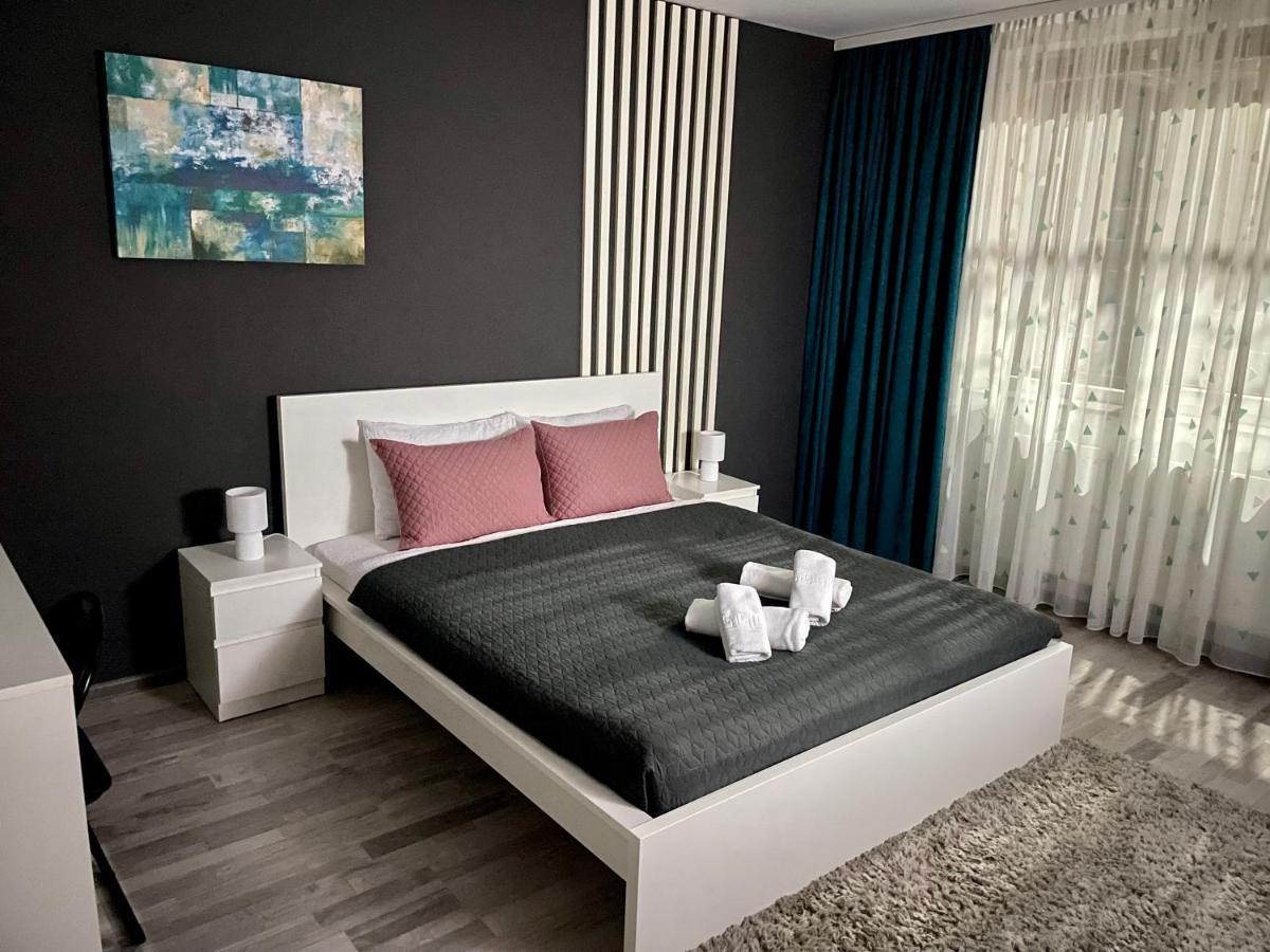Royal Apartment Braşov Esterno foto