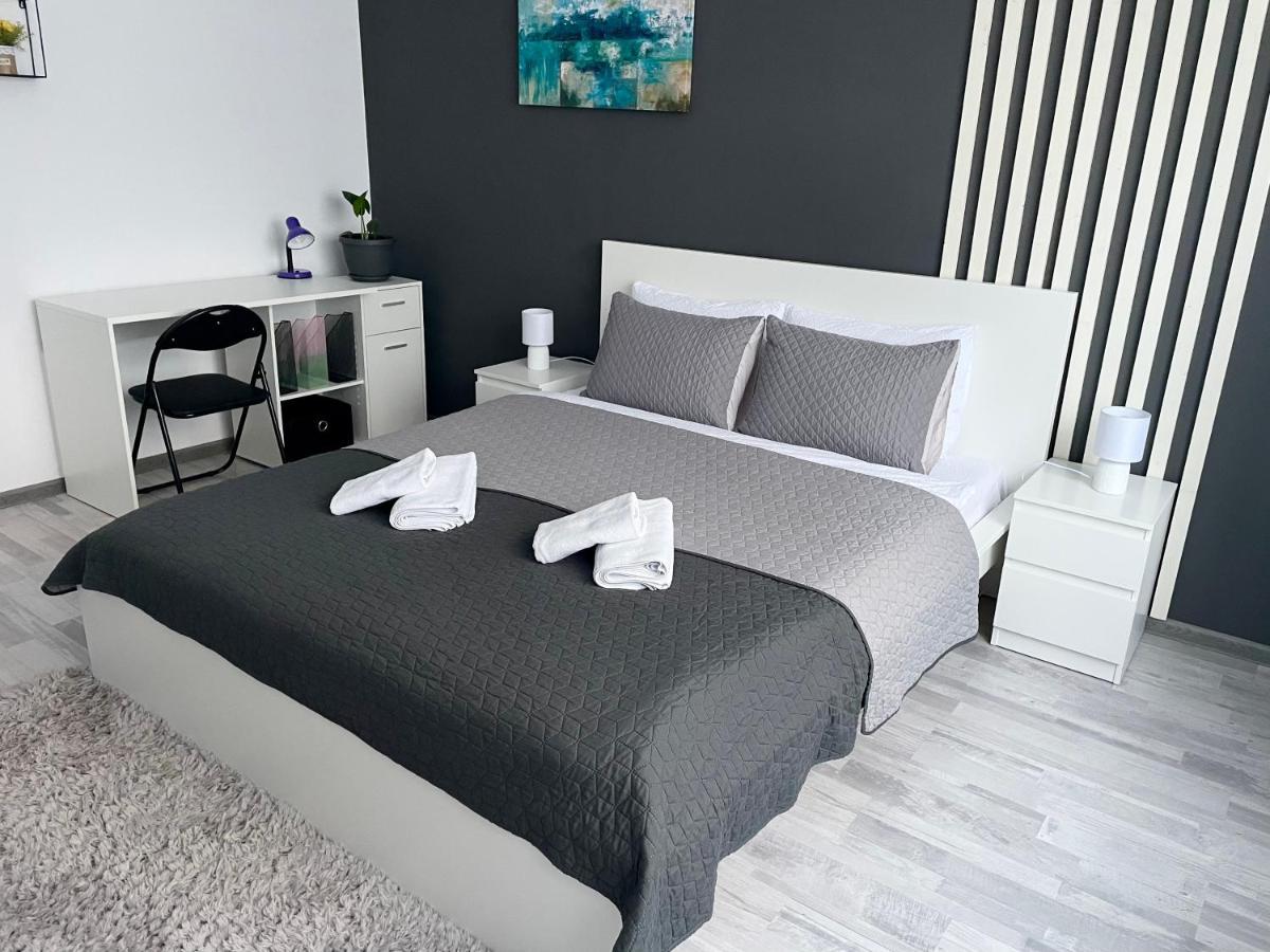 Royal Apartment Braşov Esterno foto
